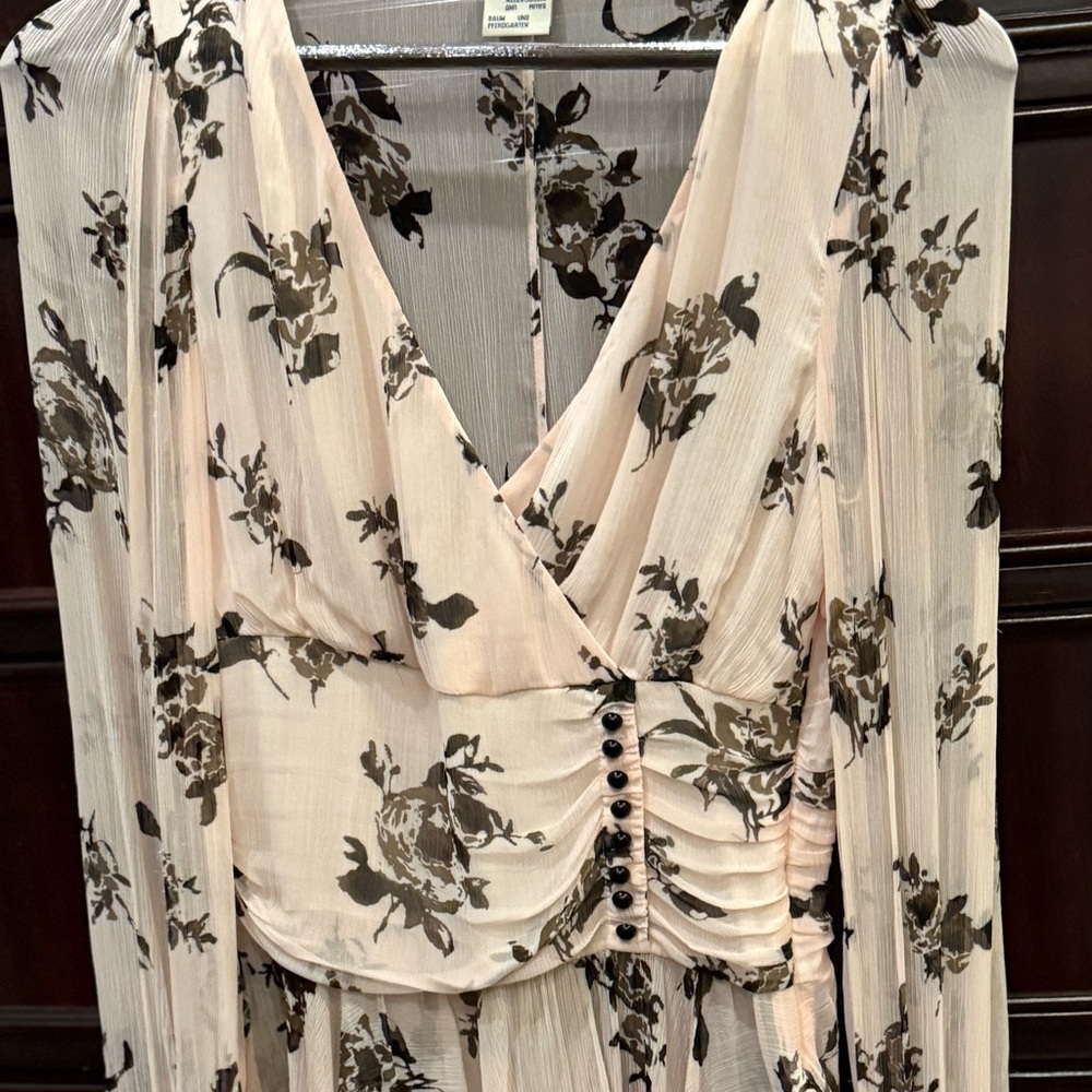 BAUM UND PFERDGARTEN Floral Peplum Blouse -NWOT - Picture 4 of 12